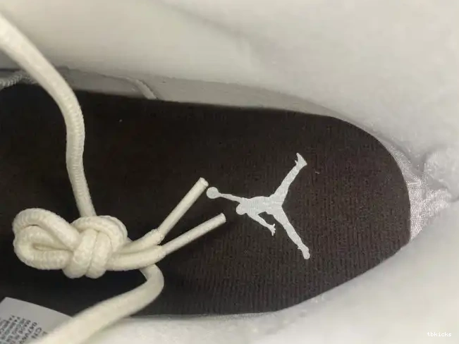 Reps TB AR0715-101 11 Jordan Neapolitan Air WMNS 0510